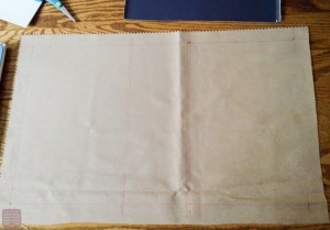 本体ができたら、外回り。きちんと図って全体の仕上がりを何度も想定。特に折り曲げる箇所に無理が無いようにスペースを組み込む。