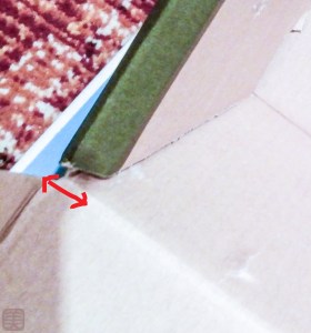 折り曲げてあるタブは3ミリから5ミリぐらいの誤差を生み出すので、きっちり切り取ります。